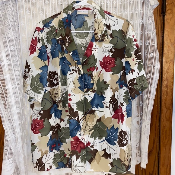 Light shirt sleeve button down - Picture 1 of 2